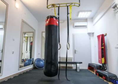 Studio treningu personalnego - worek bokserski